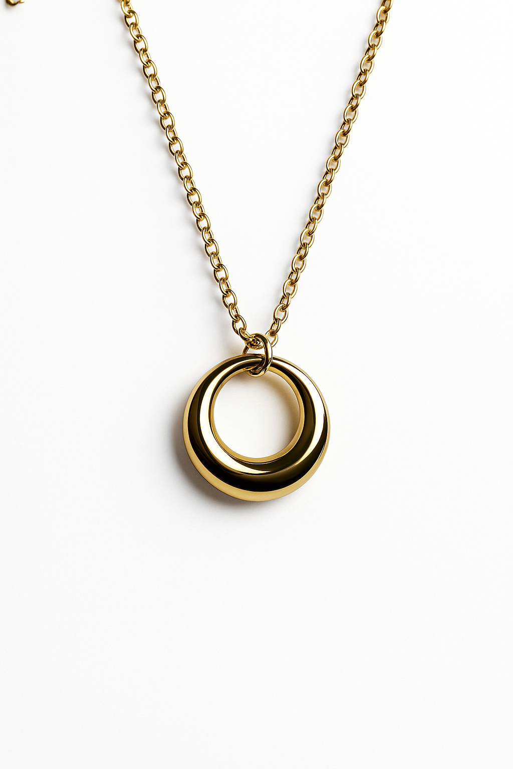 Golden Interlocking Rings Pendant Necklace | Anti Tarnish | Stainless Steel