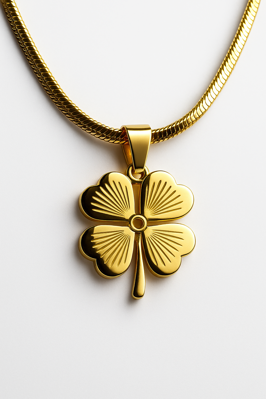 Golden Four-Leaf Clover Pendant Necklace | Anti Tarnish | Stainless Steel