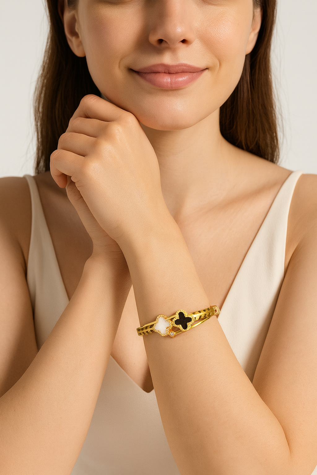 Dual Clover Charm Bangle | Anti Tarnish | Stainless Steel