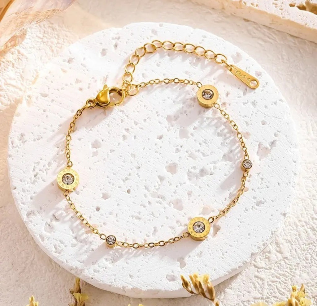 Gold Minimal Crystal Charm Bracelet | Anti Tarnish - Stainless Steel