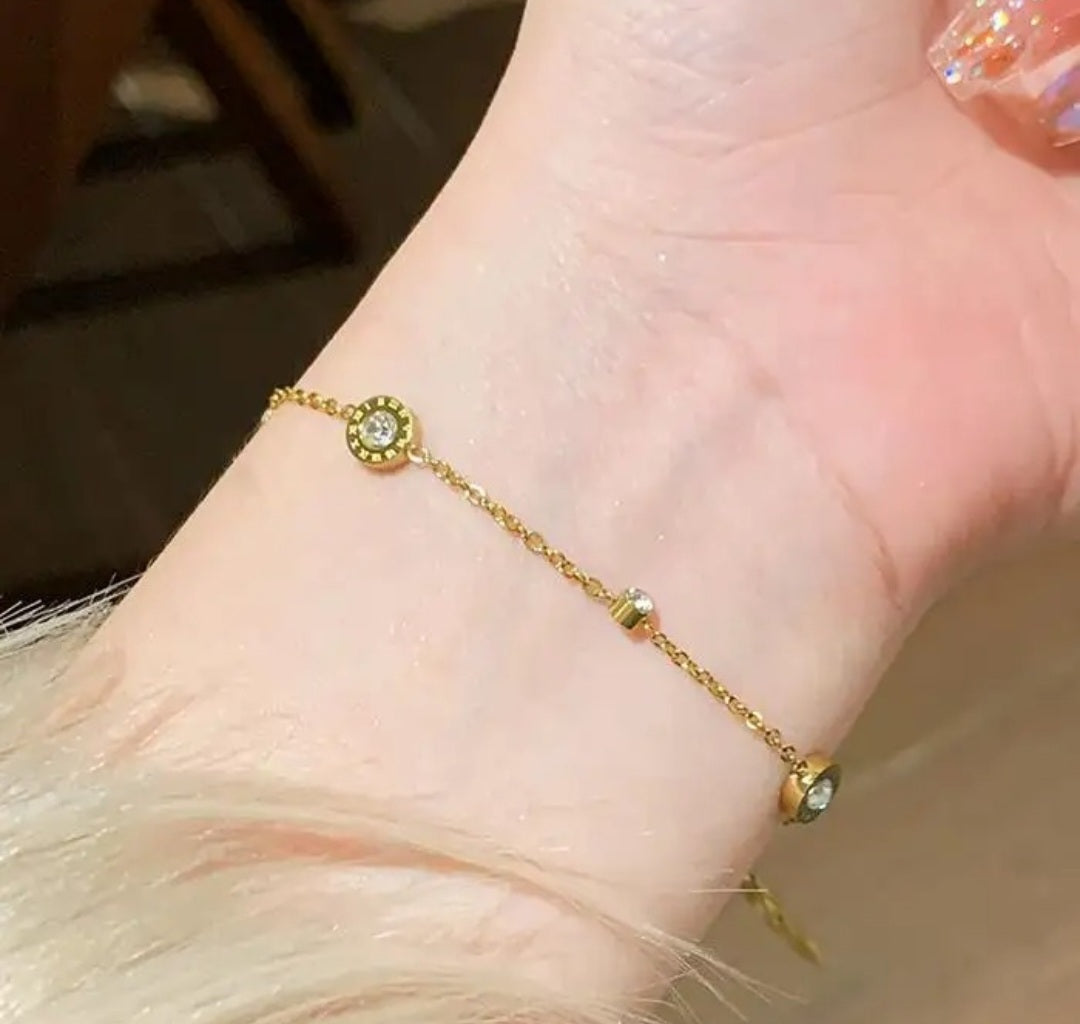 Gold Minimal Crystal Charm Bracelet | Anti Tarnish - Stainless Steel