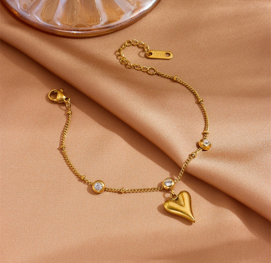 Gold Heart Charm Bracelet | Anti Tarnish - Stainless Steel