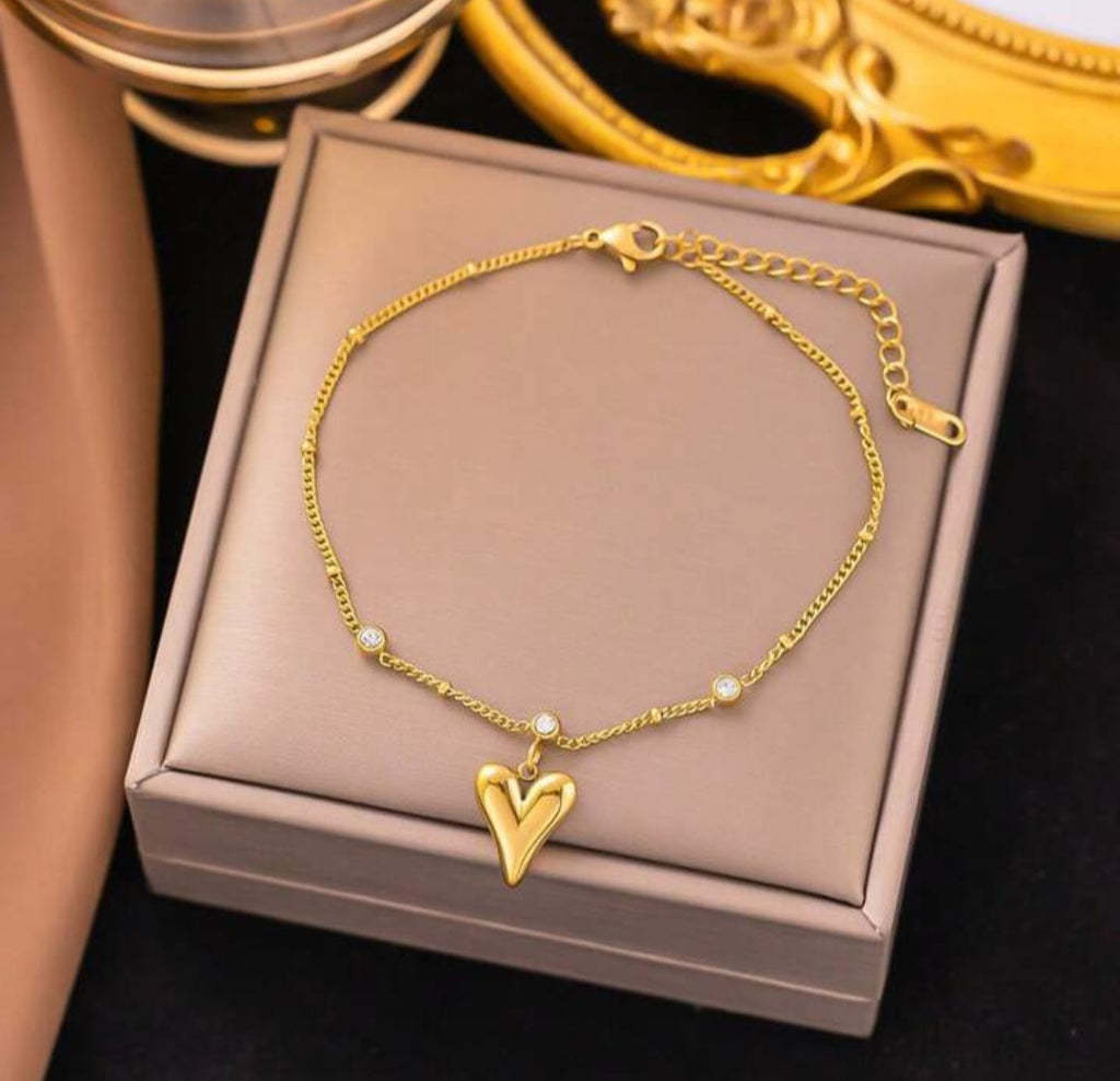 Gold Heart Charm Bracelet | Anti Tarnish - Stainless Steel