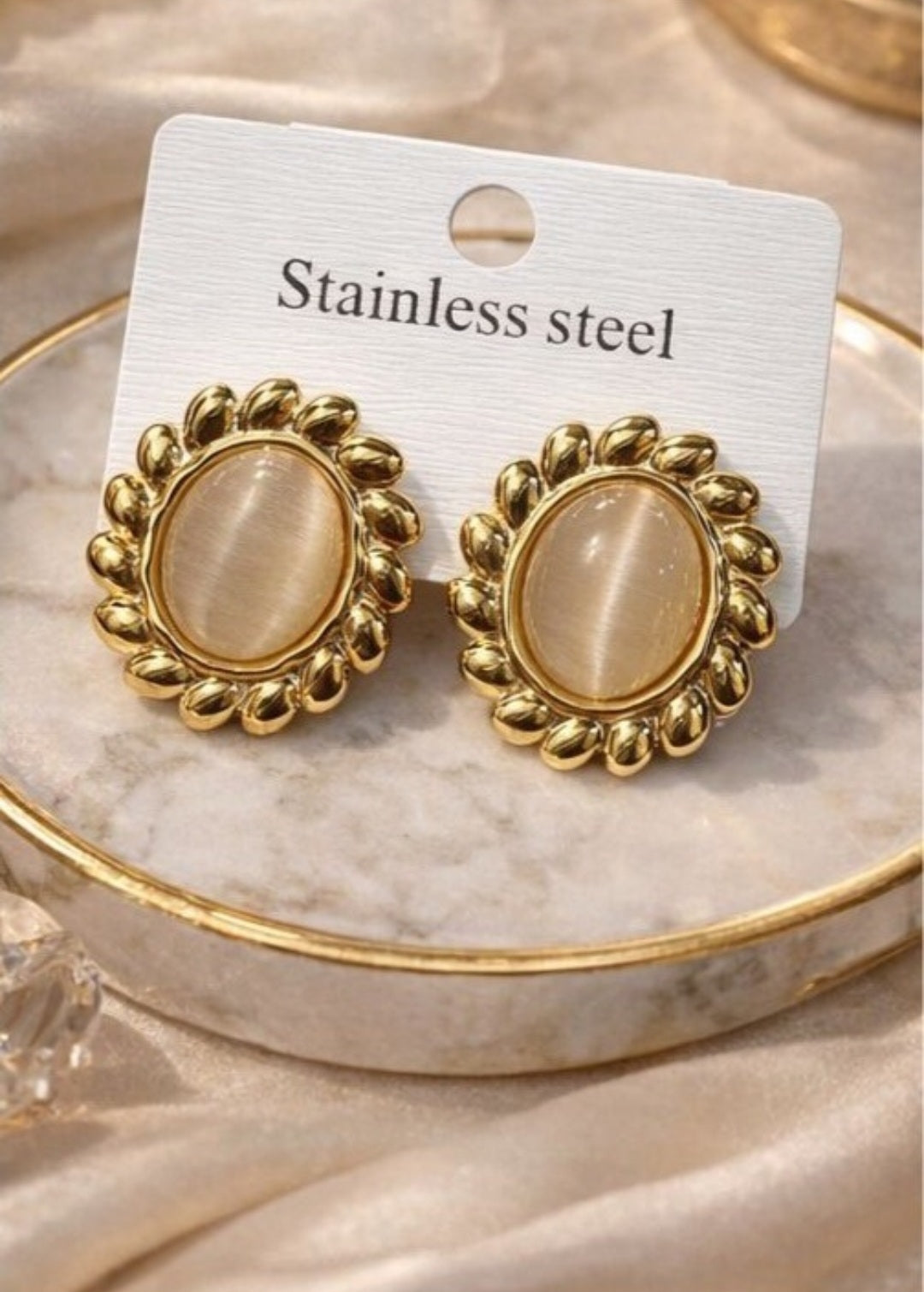 Gold Oval Stone Stud Earrings | Anti Tarnish - Stainless Steel