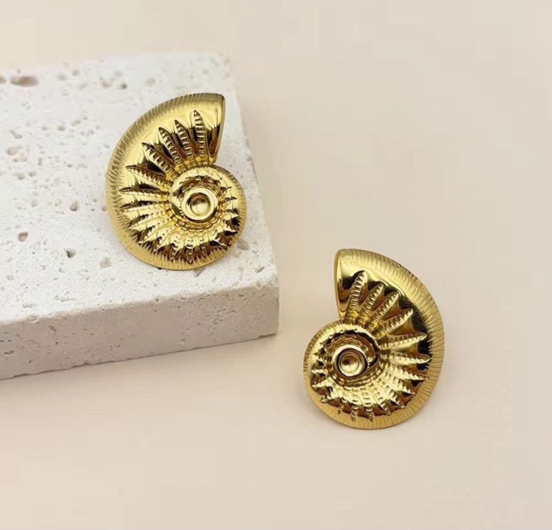 Gold Spiral Shell Stud Earrings | Anti Tarnish - Stainless Steel