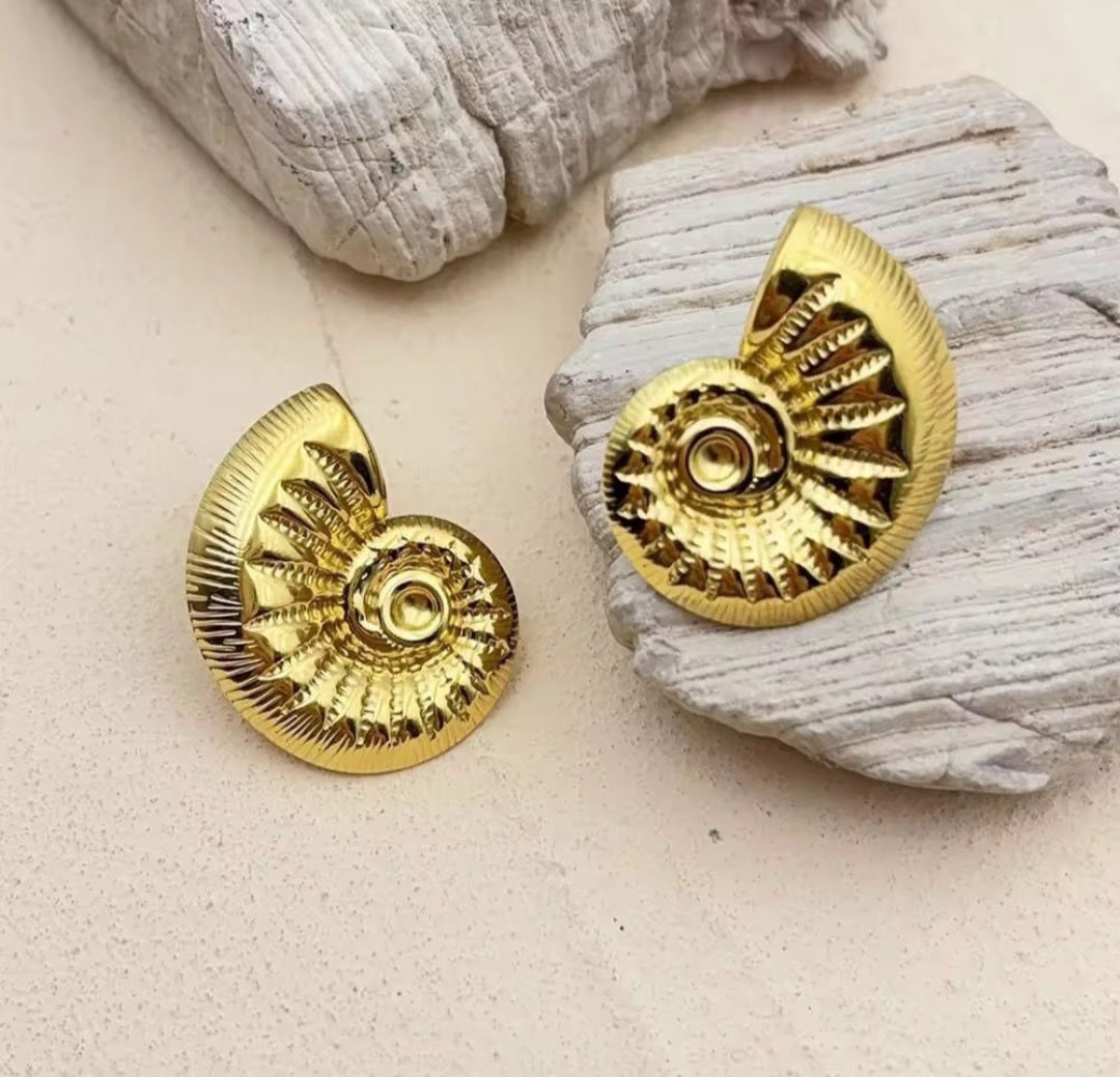 Gold Spiral Shell Stud Earrings | Anti Tarnish - Stainless Steel