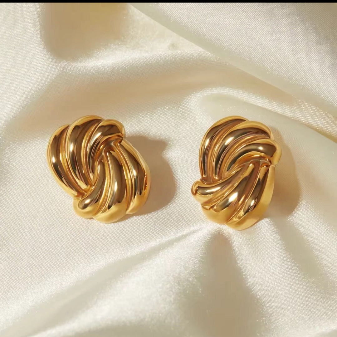 Gold Twisted Knot Stud Earrings | Anti Tarnish - Stainless Steel