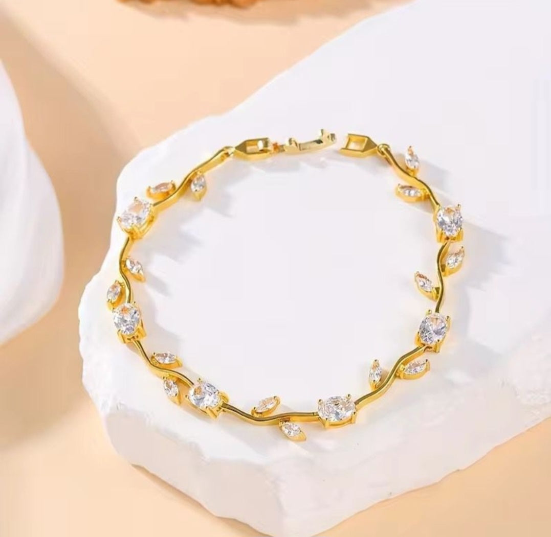 Crystal Tulip Bracelet | Anti Tarnish - Stainless Steel
