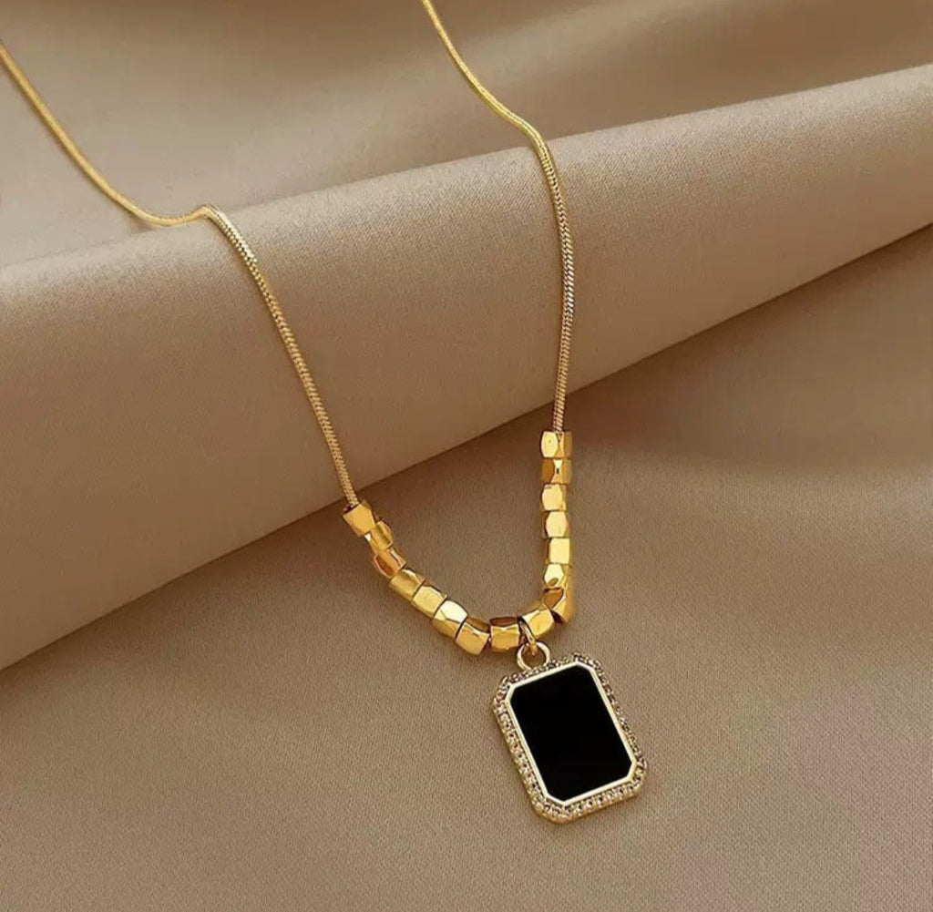 Black Pendant Beaded Necklace | Anti Tarnish - Stainless Steel