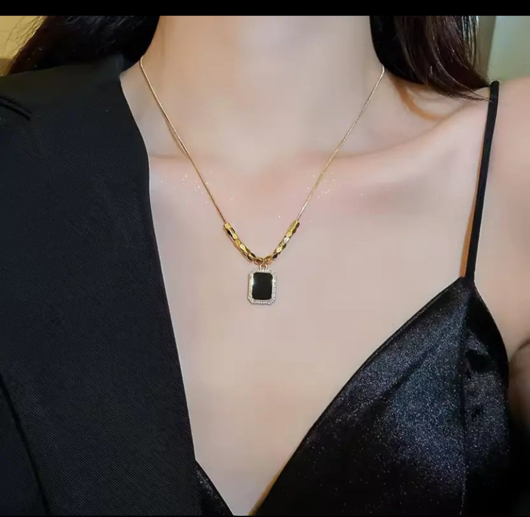 Black Pendant Beaded Necklace | Anti Tarnish - Stainless Steel