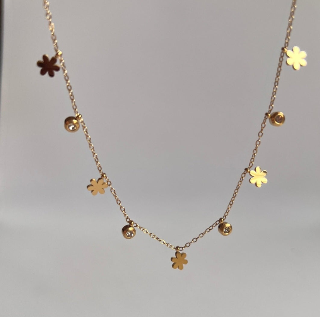 Daisy Charm Necklace | Anti Tarnish - Stainless Steel