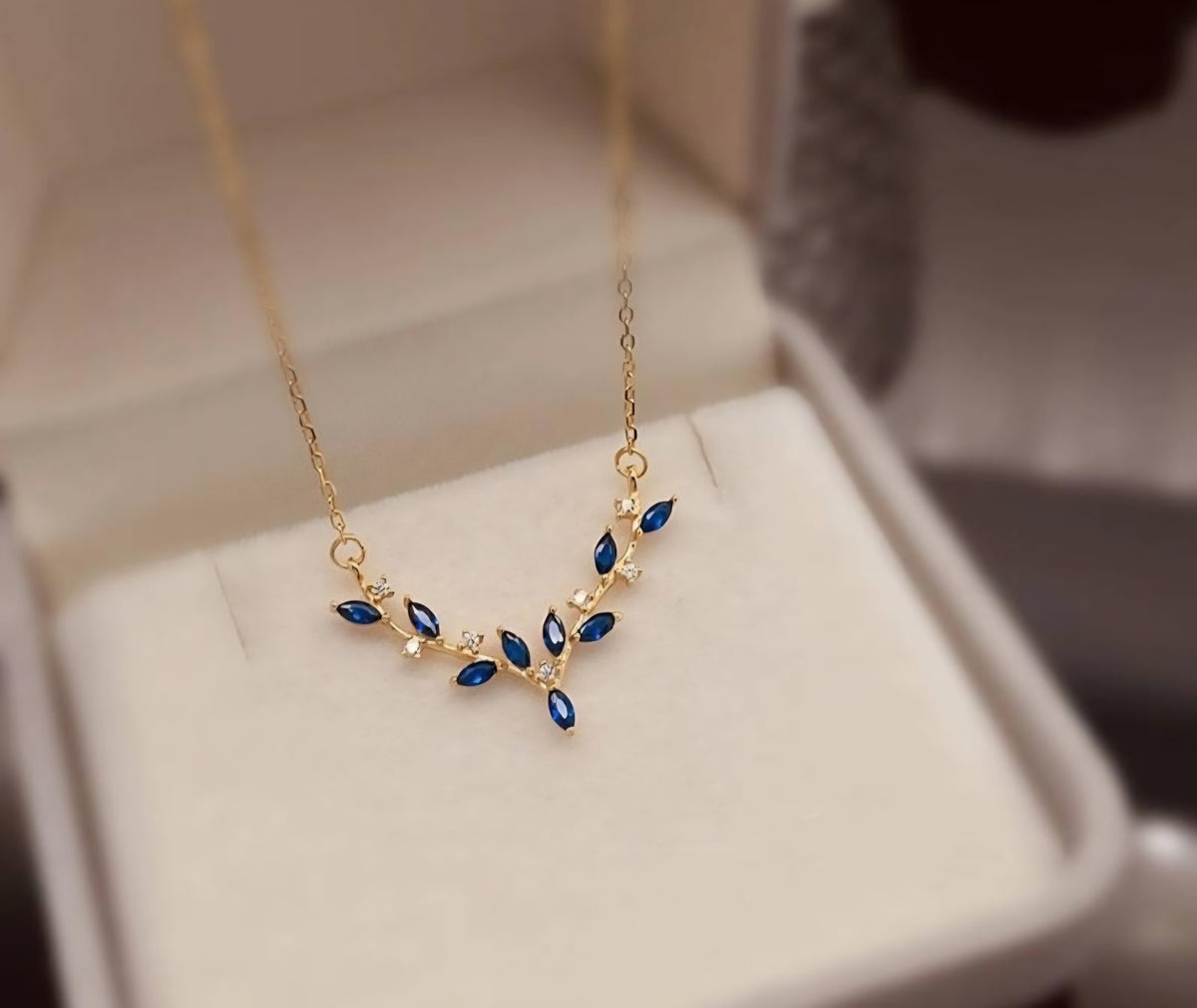 Sapphire Leaf Necklace - Anti Tarnish - Stainless Steel